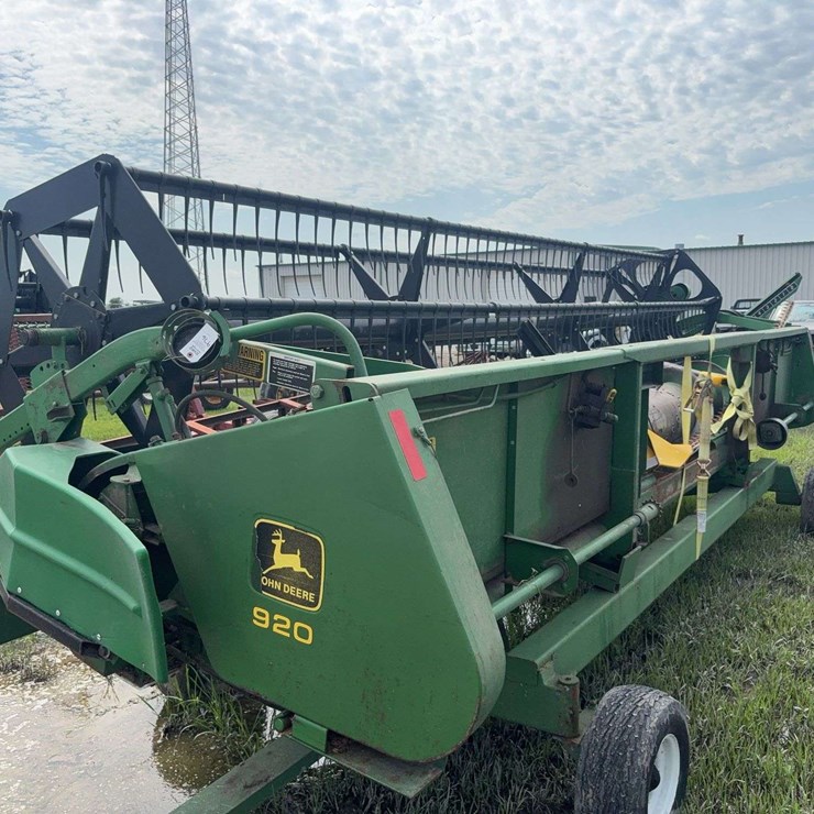 JOHN DEERE 920
