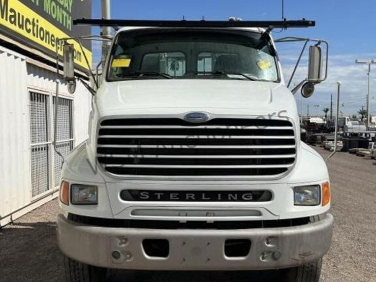 2008-sterling-lt8500-image-3