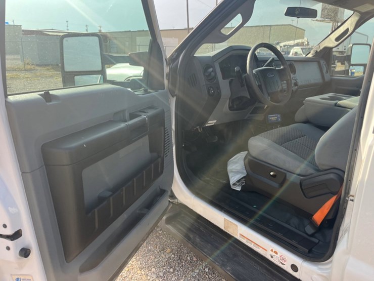 2016-ford-f550-image-19