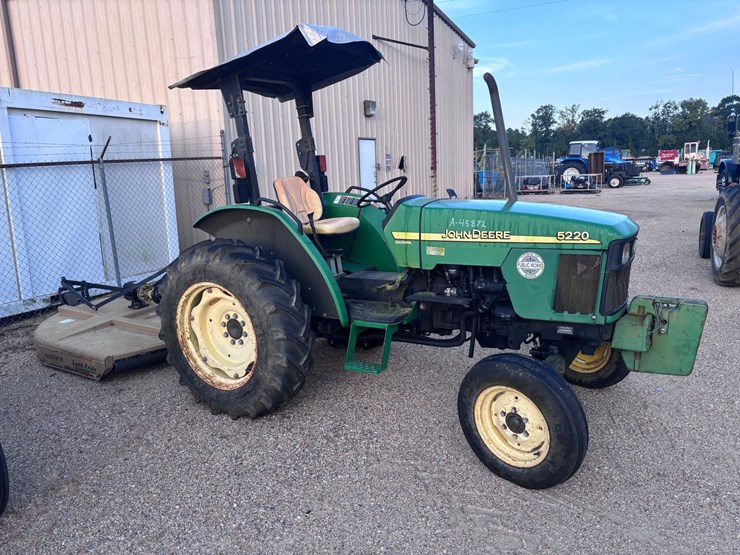john-deere-5220-image-2