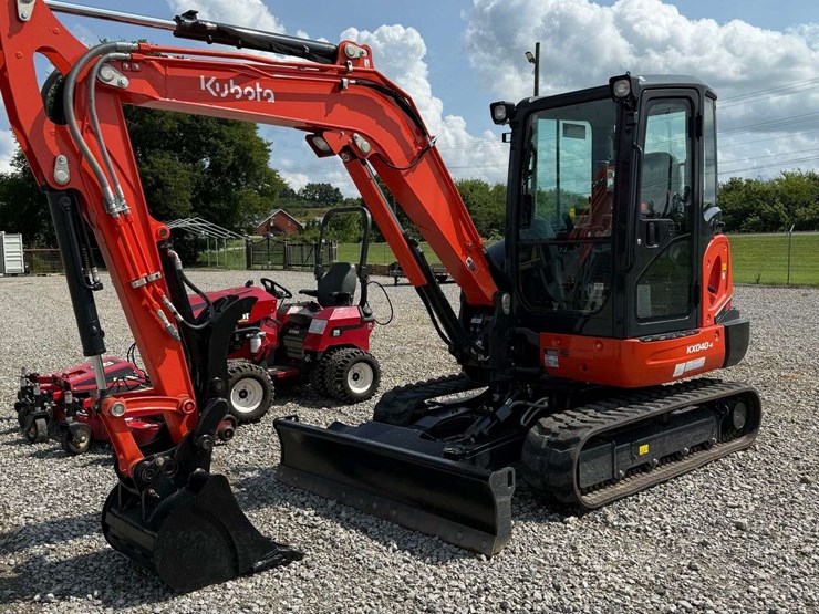 2025-kubota-kx040-4-image-1