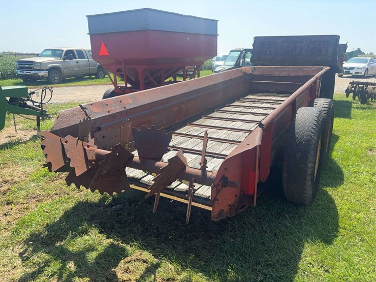 new-holland-676-image-6
