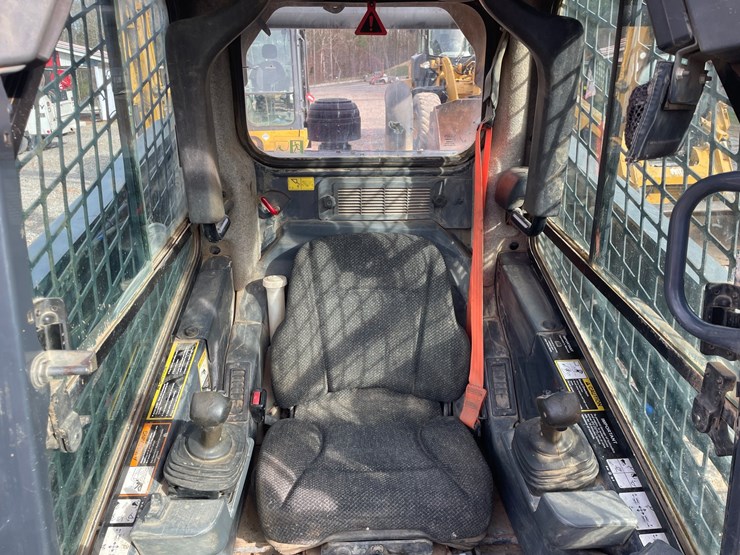 2019-deere-333g-image-42