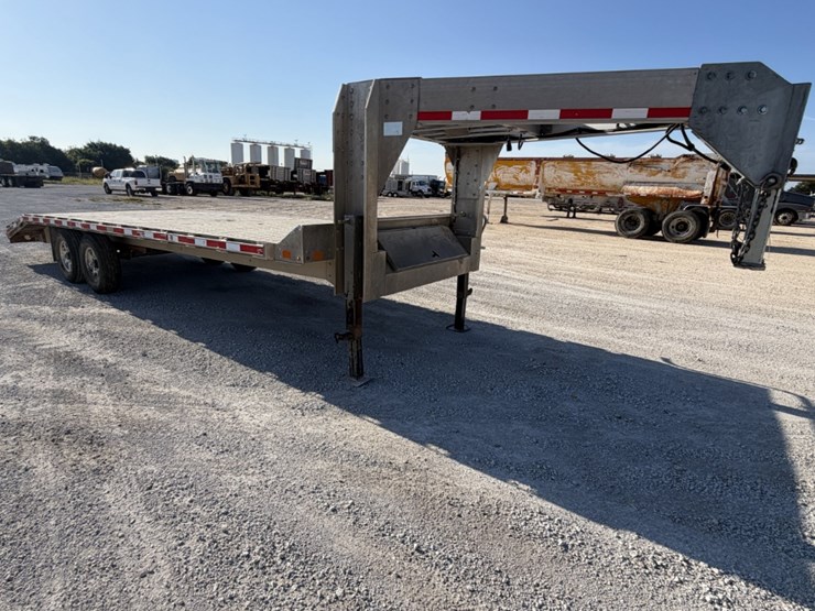 2022-eby-aluminum-gooseneck-trailer-image-3