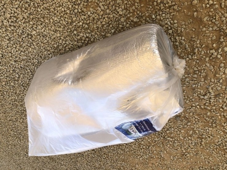 unused-164ft-x-3.3ft-bubble-aluminum-foil-image-2