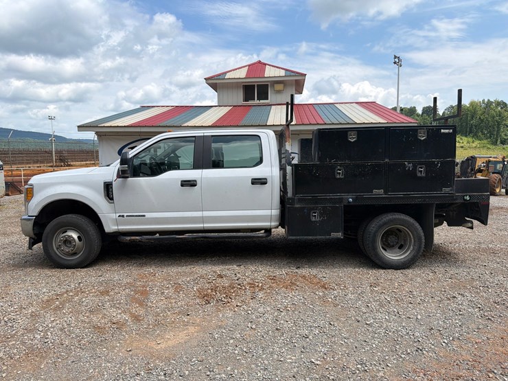 2017-ford-f350-image-2