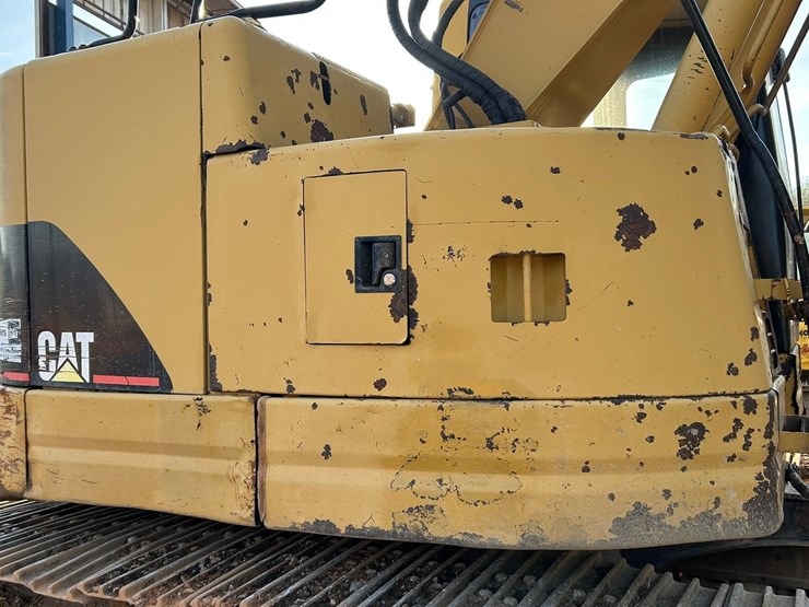2004-caterpillar-321c-image-39