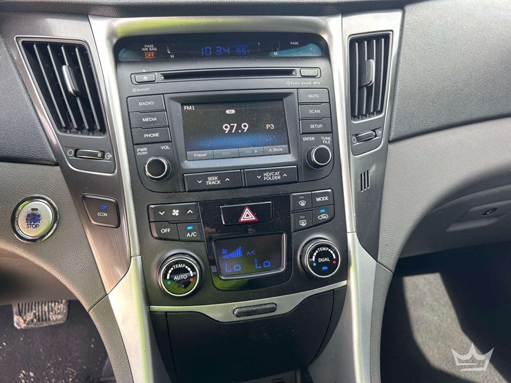 2015-hyundai-sonata-hybrid-sedan-image-18