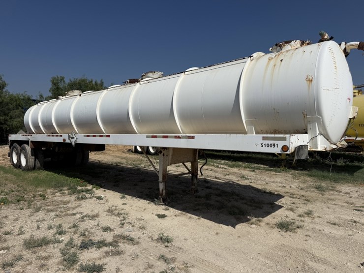 2011-jack-county-130bbl-vac-trailer-image-3