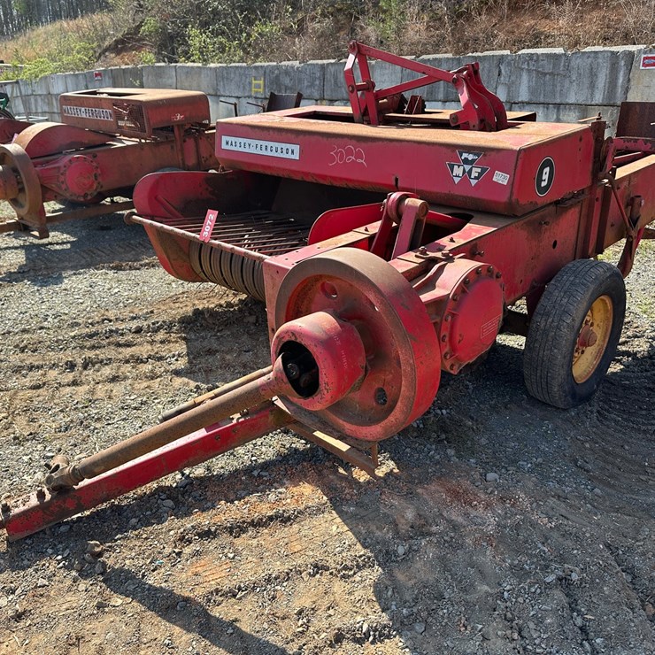MASSEY-FERGUSON 9