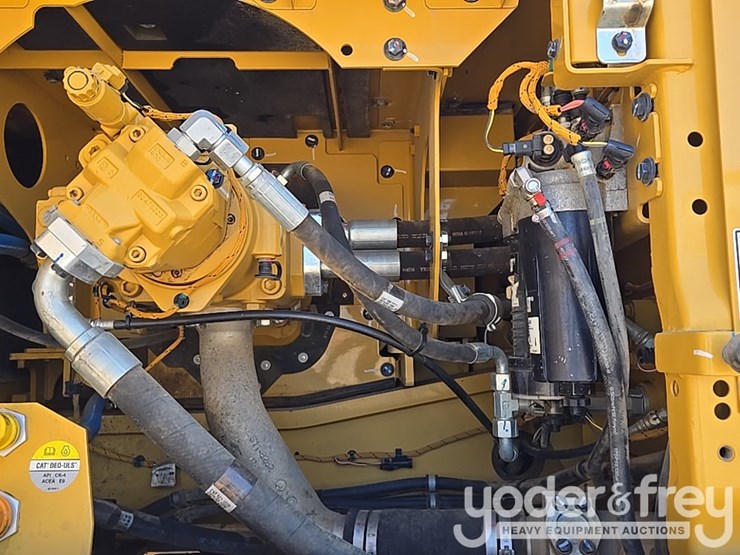 2019-caterpillar-336-image-41