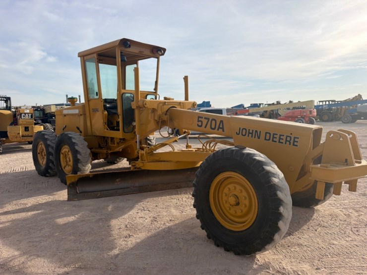 deere-570a-image-3
