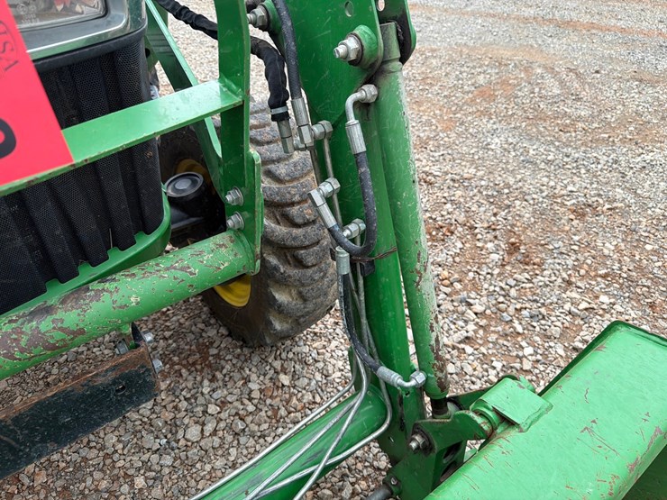 john-deere-3032e-image-16