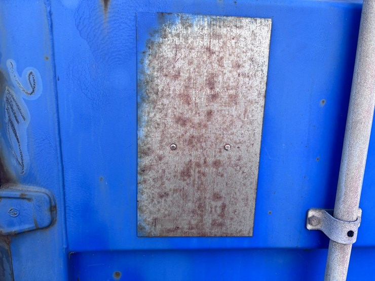 #1241-•-40ft-shipping-container-image-6