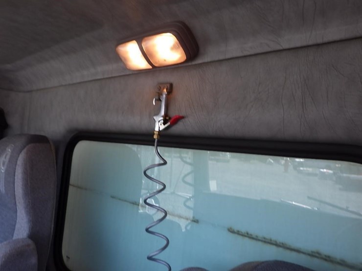 2006-kenworth-t300-image-30