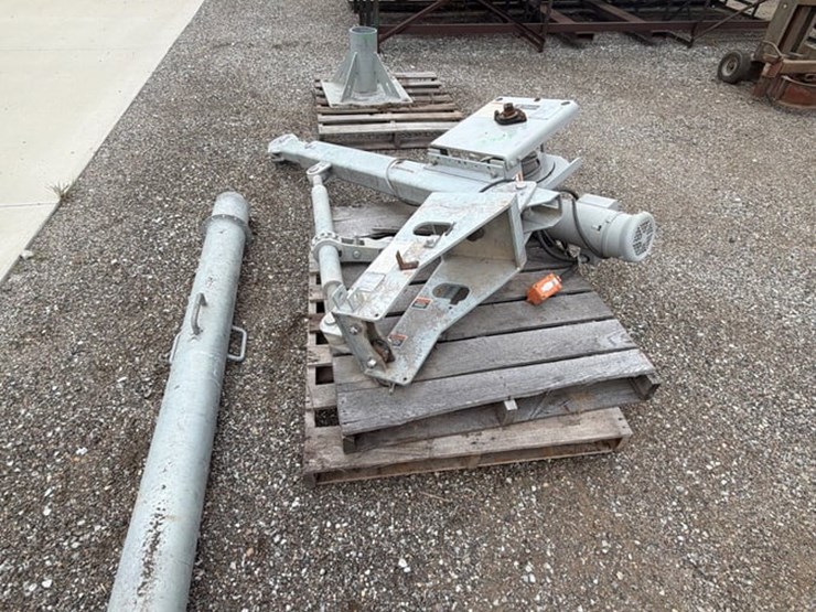 2021-thern-5pt30j-davit-crane-with-electric-winch,-3,000-lb-image-1