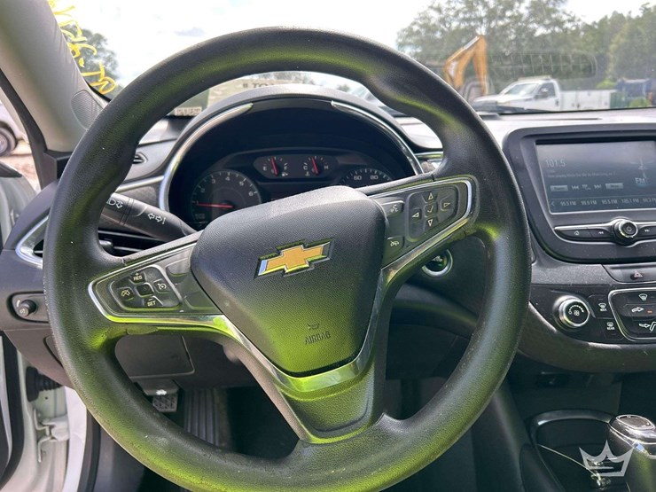 2018-chevrolet-malibu-sedan-image-12