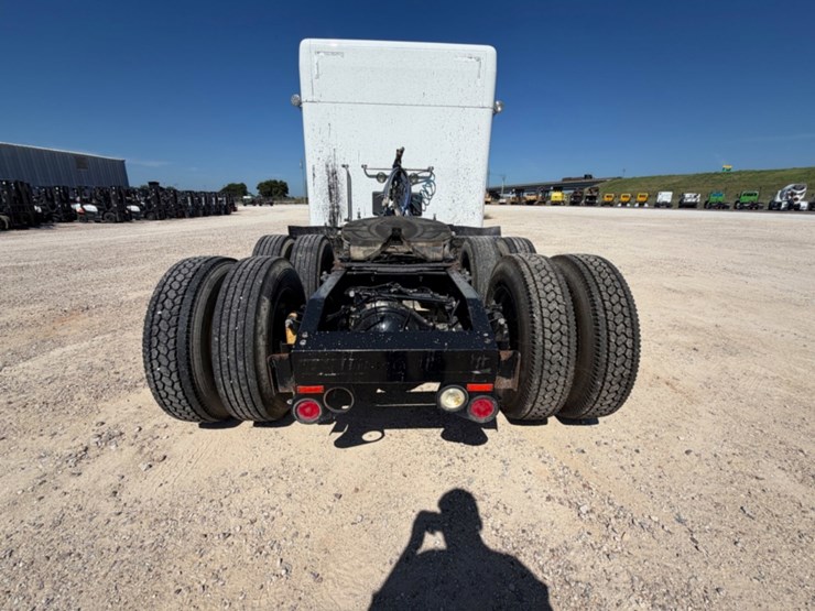 2017-peterbilt-579-image-6