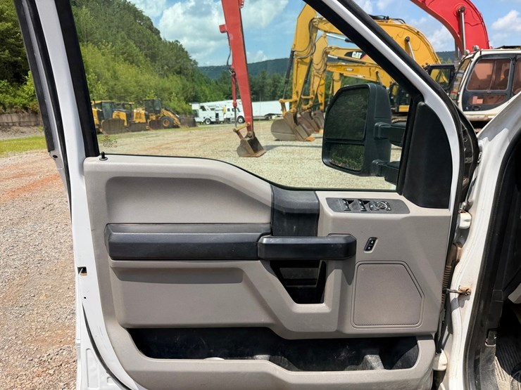 2017-ford-f350-image-66