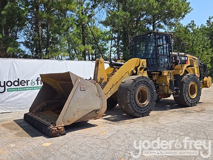 2019-caterpillar-950m-image-1