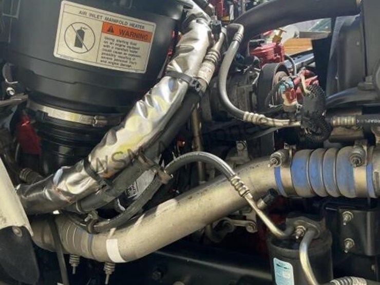 2019-freightliner-m2-106-image-14
