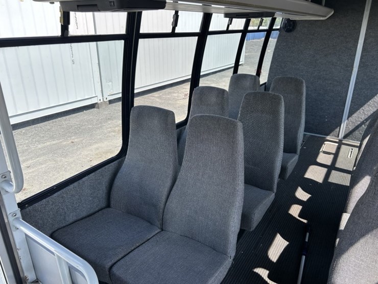 2012-ford-e450-sd-image-23