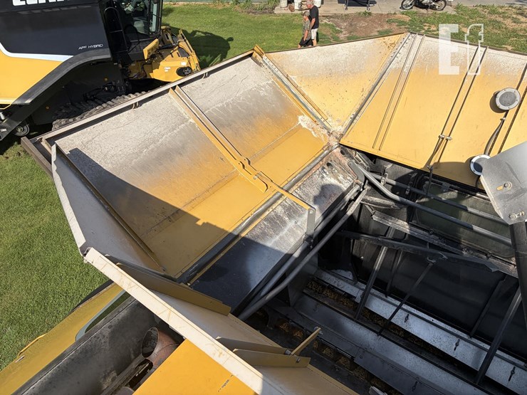 2011-caterpillar-c13-image-21