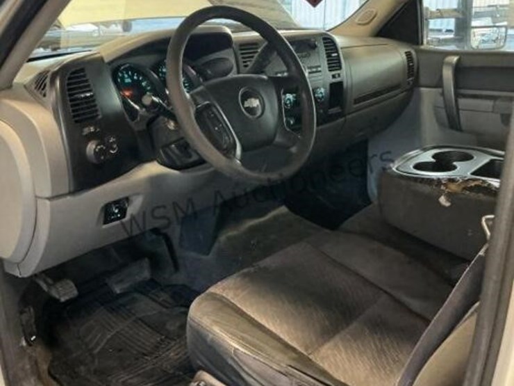 2014-chevrolet-silverado-2500hd-image-22