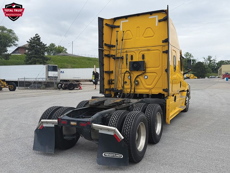 2025-freightliner-cascadia-126-image-2