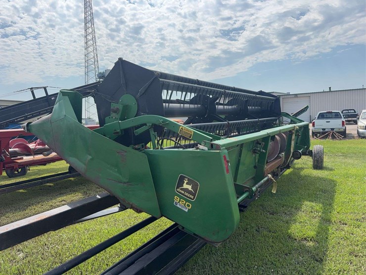 john-deere-920-image-1
