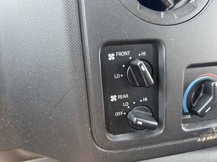 2012-ford-e450-sd-image-25