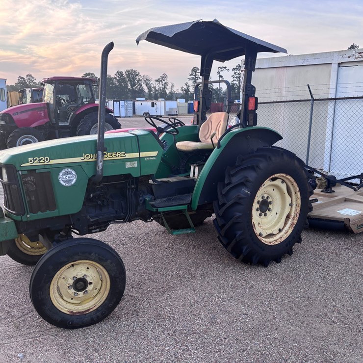 JOHN DEERE 5220