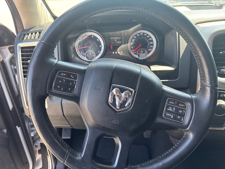 2016-dodge-1500-image-10