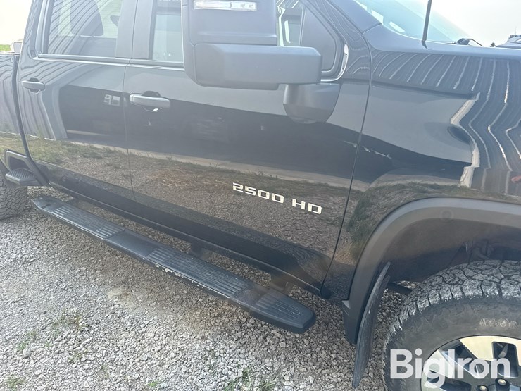 2022-chevrolet-silverado-2500-image-12