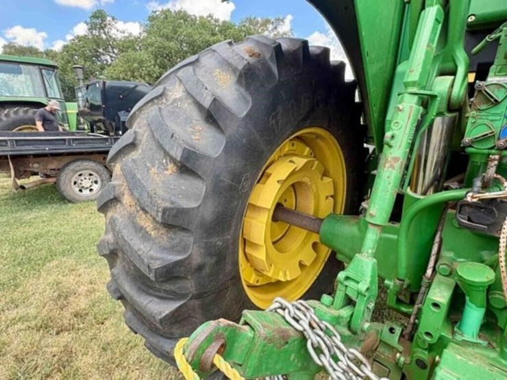 2013-john-deere-7330-image-8