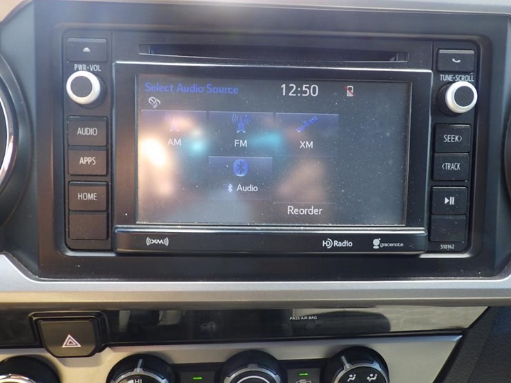 2018-toyota-tacoma-image-26