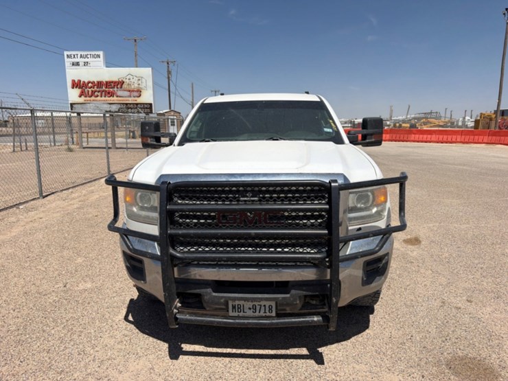 2019-gmc-sierra-2500hd-image-2