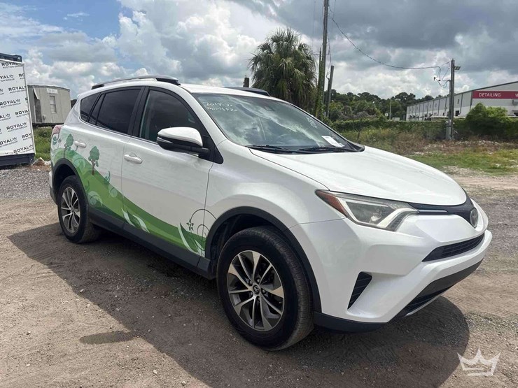 2018-toyota-rav4-image-2