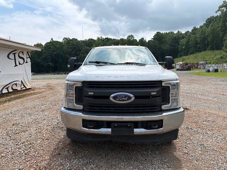 2017-ford-f350-image-8