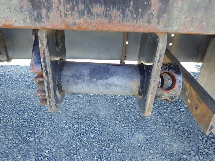2013-hino-268-image-32