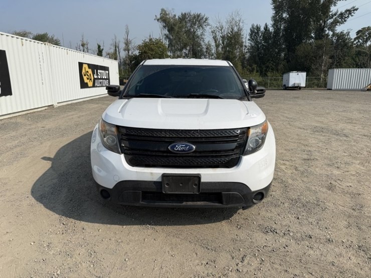 2015-ford-explorer-image-8