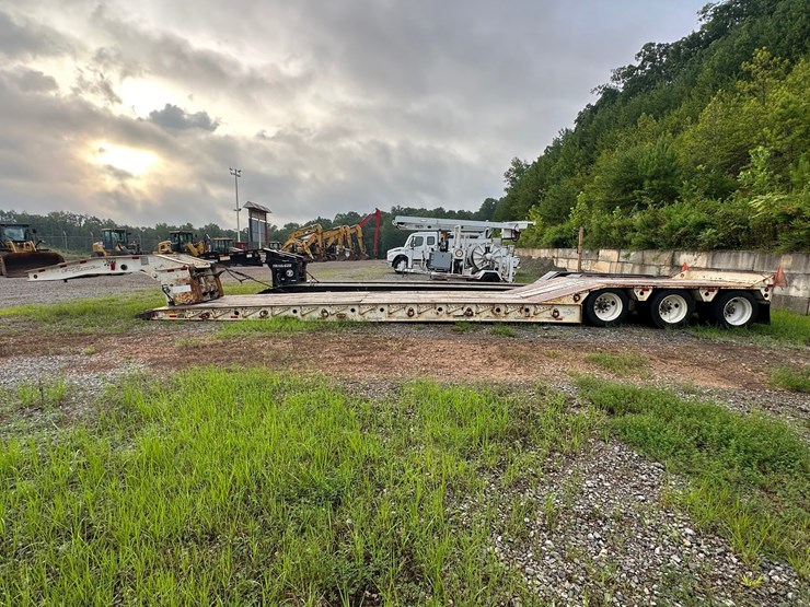 #4525-•-2010-eager-beaver-50-gsl-tri-axle-lowboy-image-2