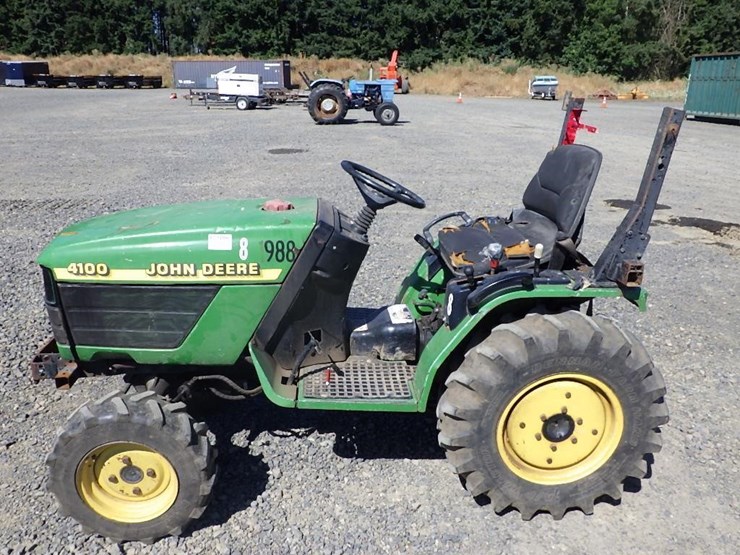 john-deere-4100-image-2