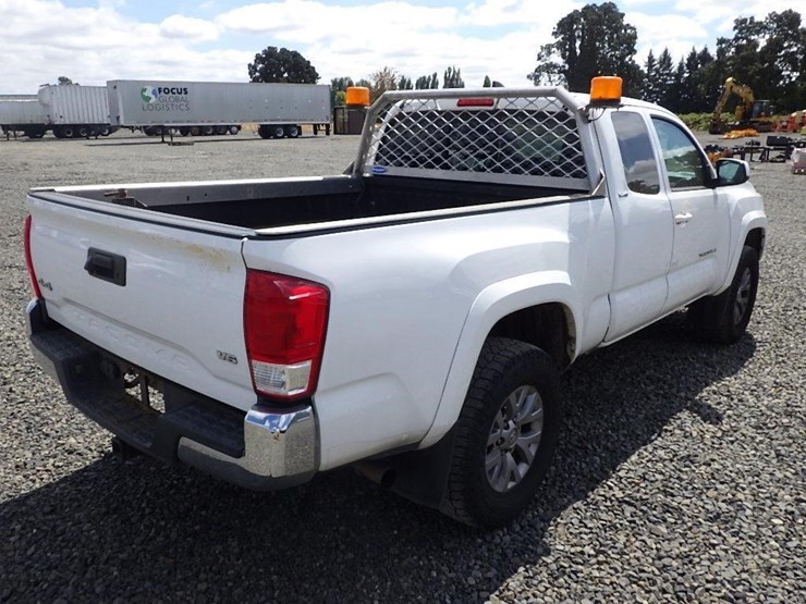 2017-toyota-tacoma-image-5