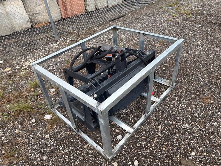 landhonor-mrb-72-44w-44in-mini-skid-steer-rock-grapple-image-4