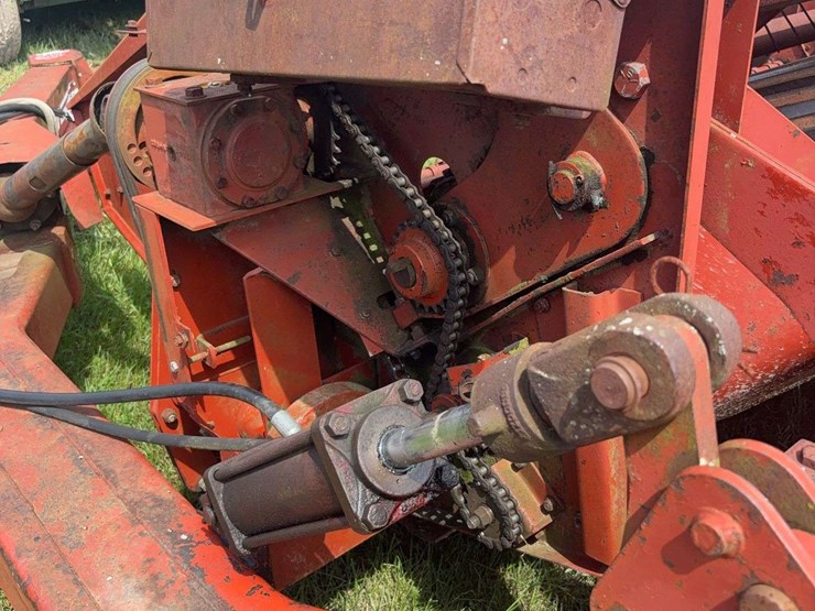 hesston-1091-image-8
