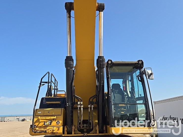 2019-caterpillar-336-image-25
