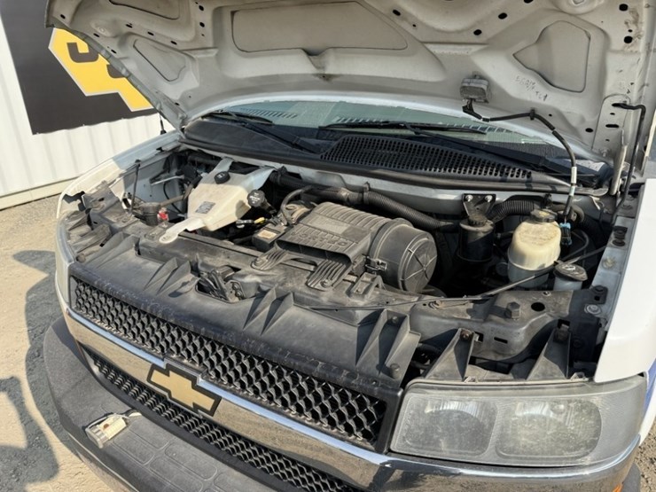 2014-chevrolet-express-2500-image-17