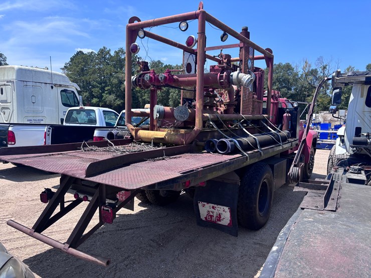 ford-f700-image-4
