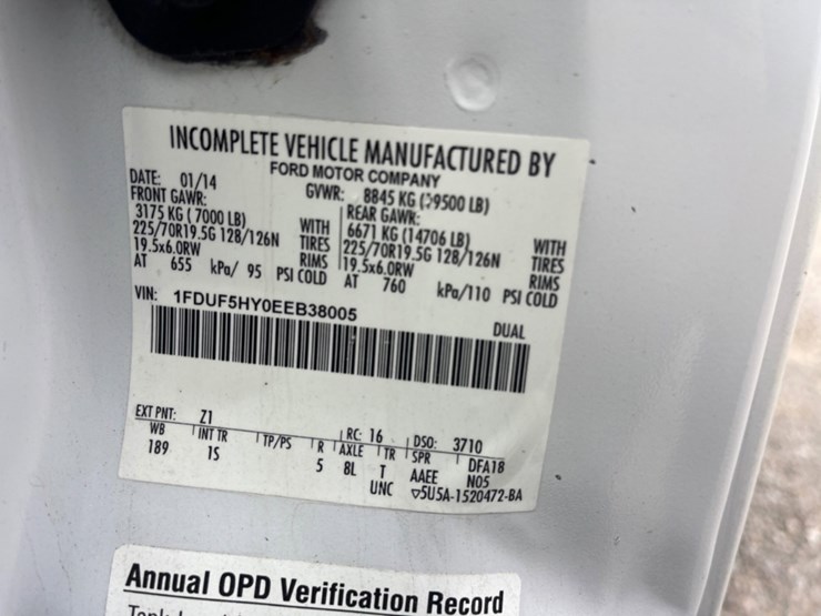 2014-ford-f550-image-24